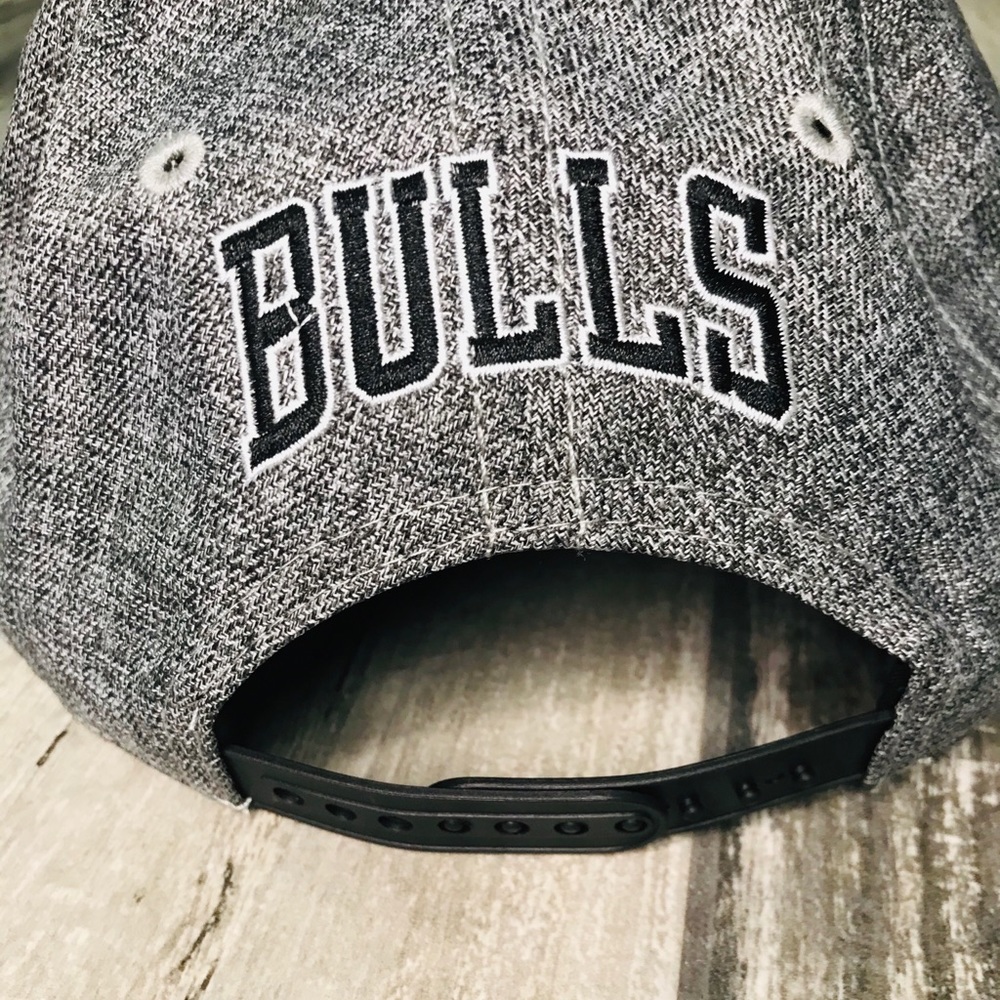 Chicago Bulls NBA Flat Bill Hat Cap SnapBack - Picture 4 of 6